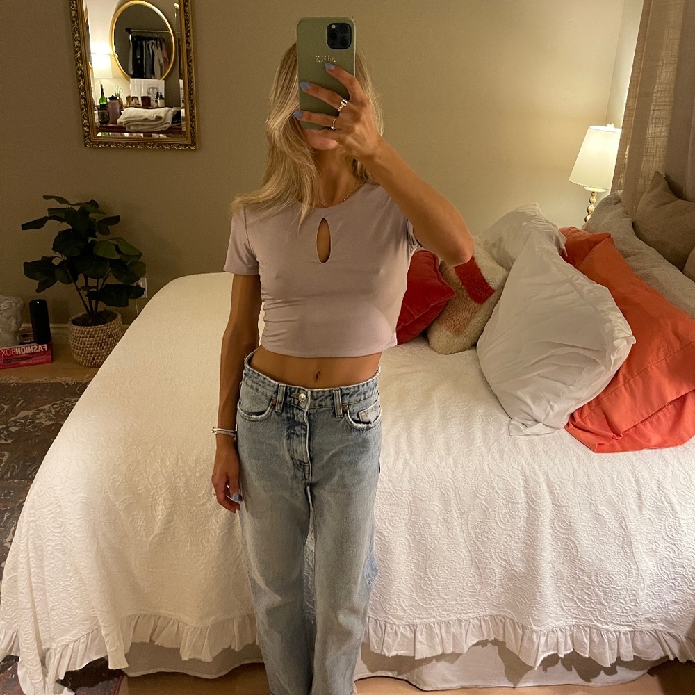 Lovers + Friends Beige/Tan Crop Top With Keyhole Near Top (XS)